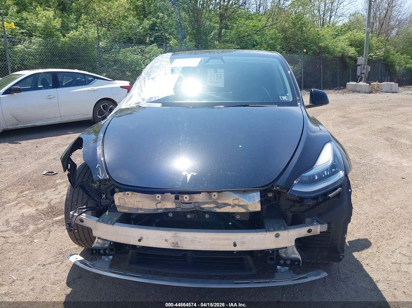 2022 Tesla Model Y Long Range Dual Motor All-Wheel Drive VIN: 7SAYGAEE4NF388757 Lot: 44864574