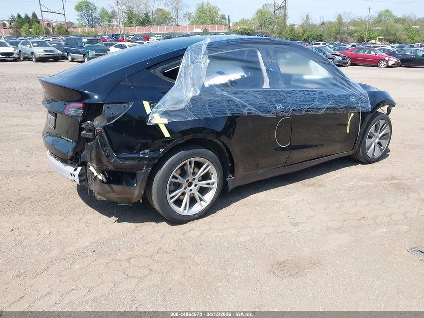 2022 Tesla Model Y Long Range Dual Motor All-Wheel Drive