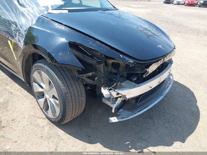 2022 Tesla Model Y Long Range Dual Motor All-Wheel Drive VIN: 7SAYGAEE4NF388757 Lot: 44864574