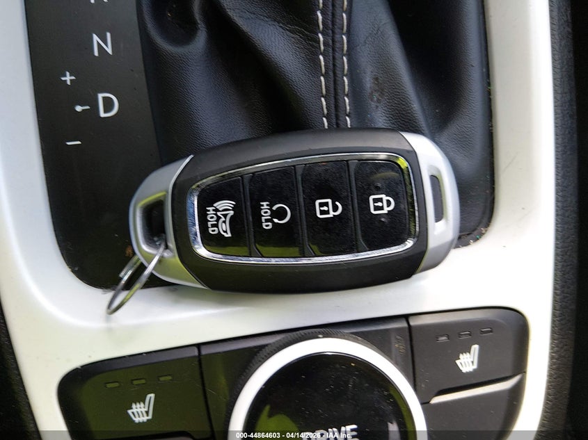 2023 Hyundai Venue Limited VIN: KMHRC8A3XPU221061 Lot: 44864603