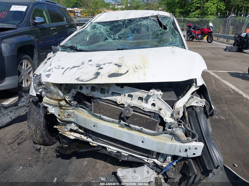 2011 Toyota Yaris VIN: JTDBT4K35BL000673 Lot: 44864670