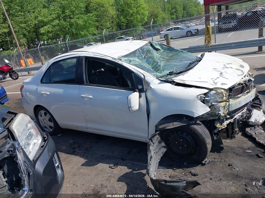 2011 Toyota Yaris VIN: JTDBT4K35BL000673 Lot: 44864670