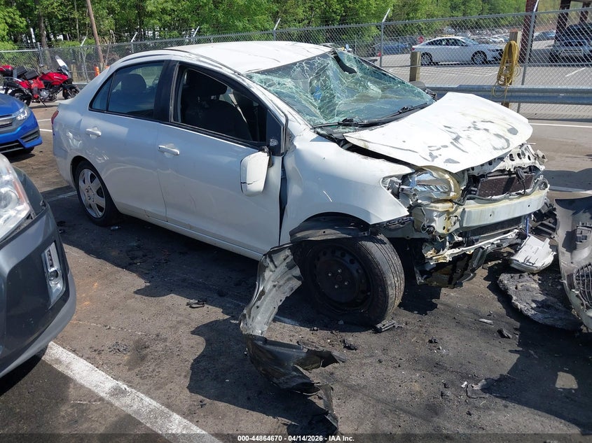 2011 TOYOTA YARIS