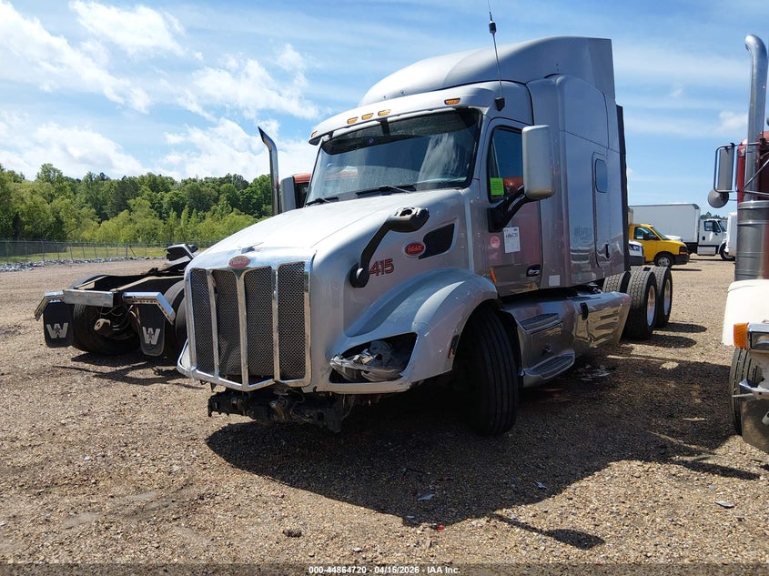 1XPBDP9X2JD364158 2018 Peterbilt 579 photo 1