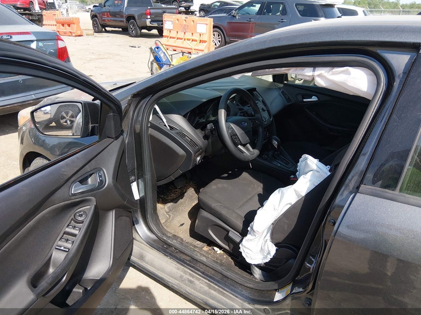 2017 Ford Focus Se VIN: 1FADP3K28HL331647 Lot: 44864742