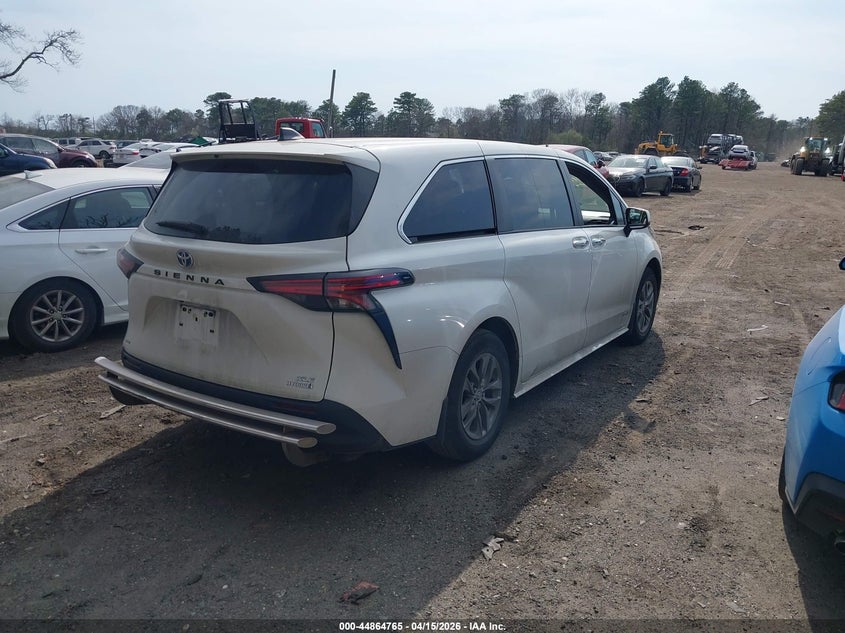 2021 Toyota Sienna Xle