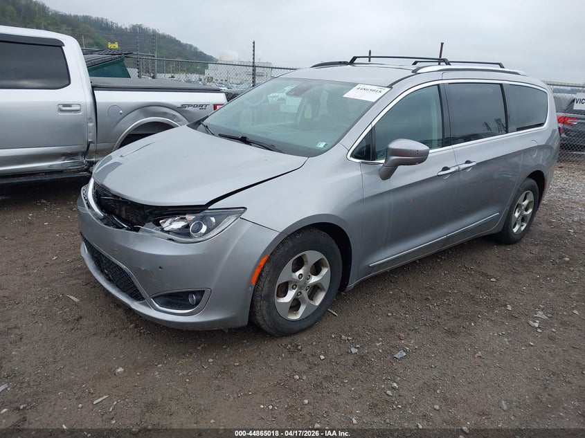 2017 Chrysler Pacifica Touring-L Plus