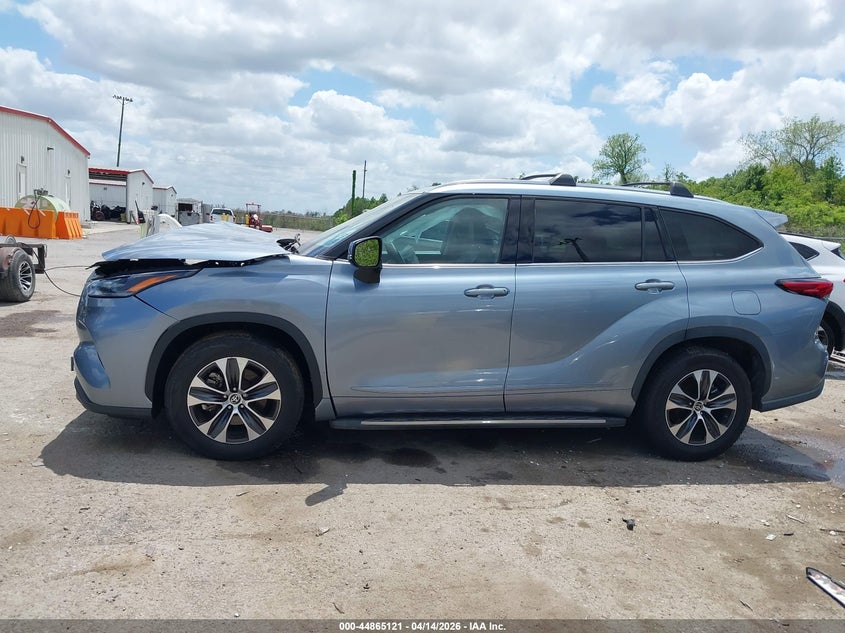 2021 Toyota Highlander Xle VIN: 5TDGZRAH7MS069705 Lot: 44865121