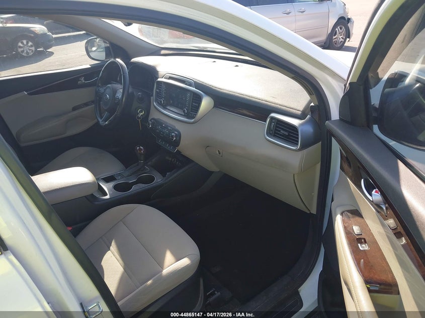 2017 KIA SORENTO auction photo 5