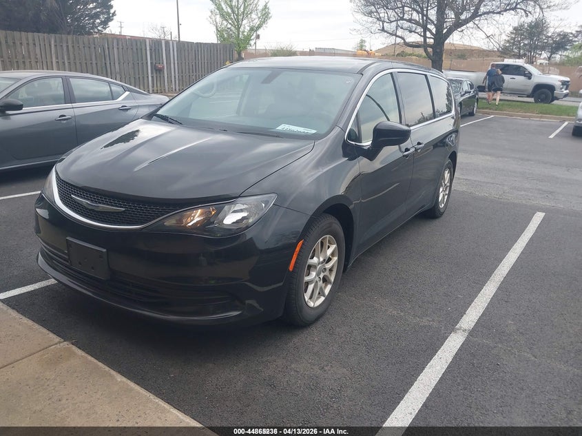 2020 Chrysler Voyager Lx