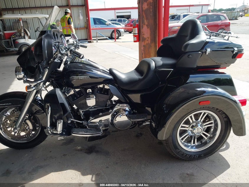 2014 Harley-Davidson Flhtcutg Tri Glide Ultra VIN: 1HD1MAL19EB860489 Lot: 44865303