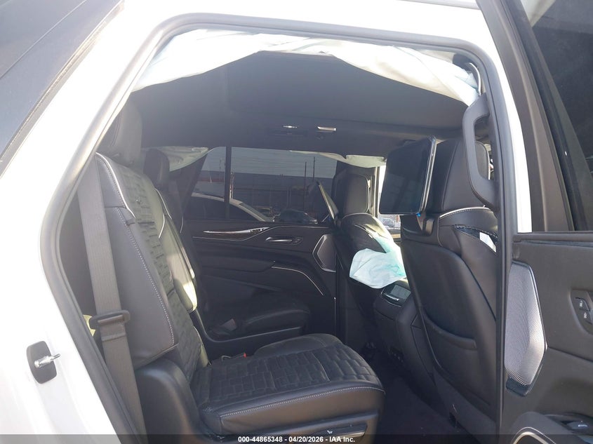 CADILLAC ESCALADE - zdjęcie 8