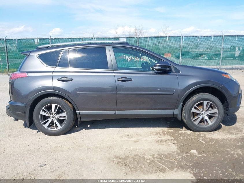 2017 Toyota Rav4 Xle VIN: JTMRFREV0HJ112737 Lot: 44865436