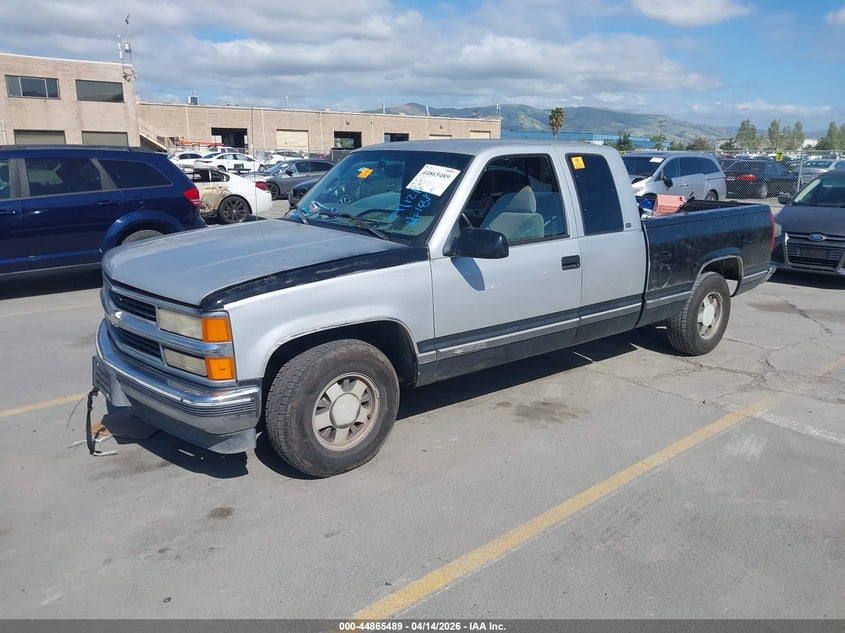 1997 CHEVROLET C1500 auction photo 2