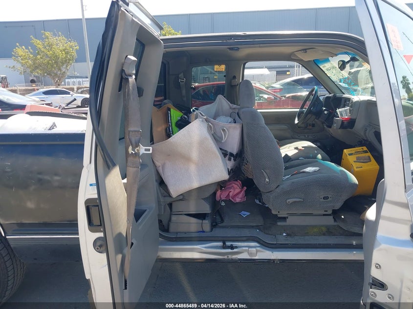 1997 CHEVROLET C1500 auction photo 8