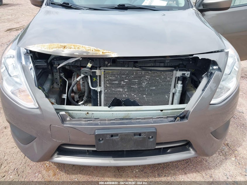 2017 Nissan Versa 1.6 1.6 S+ beige Lot 111044865650 Vin 3N1CN7AP1HL889976