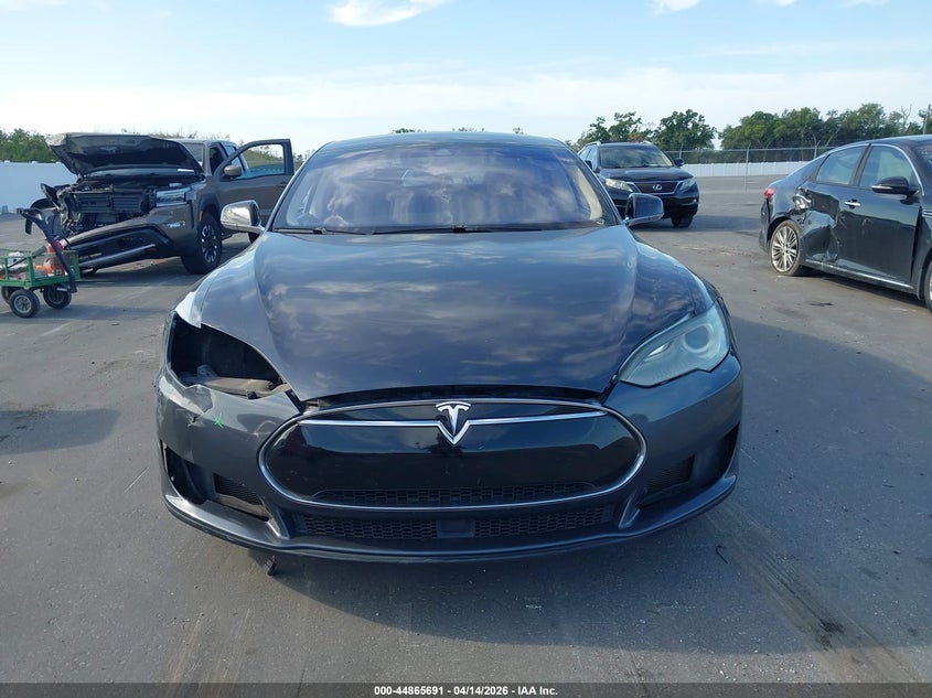 2014 Tesla Model S P85 VIN: 5YJSA1H18EFP60758 Lot: 44865691