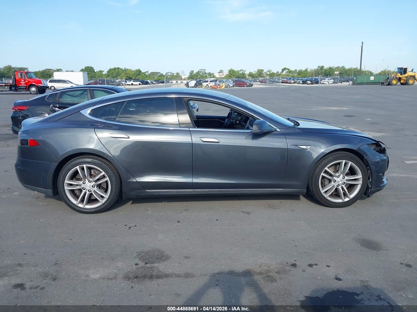 2014 Tesla Model S P85 VIN: 5YJSA1H18EFP60758 Lot: 44865691