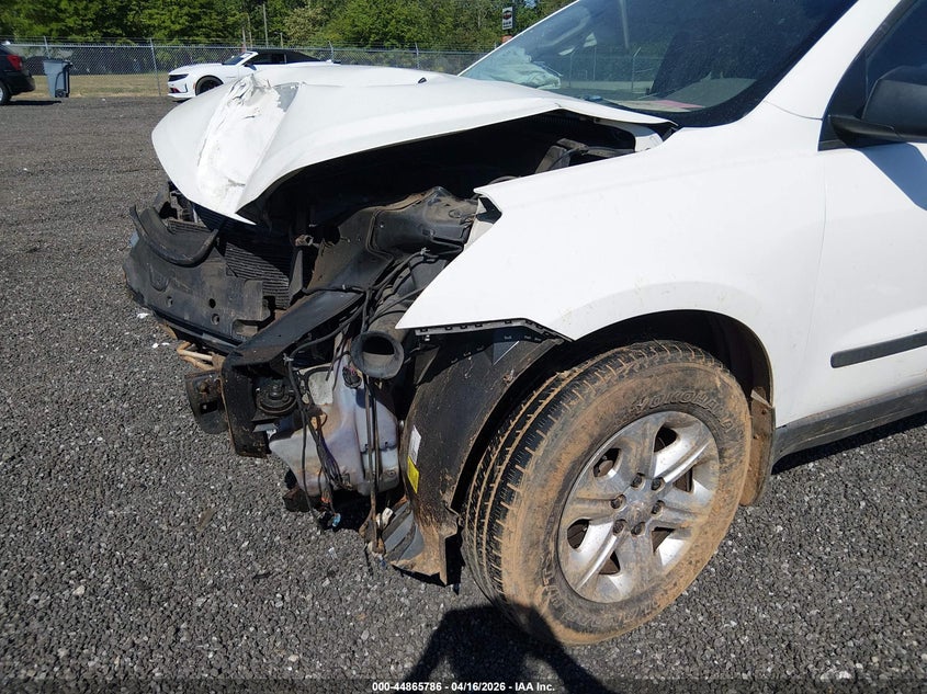 2012 Chevrolet Traverse 3.6 Ls white Lot 111044865786 Vin 1GNKRFED2CJ398119