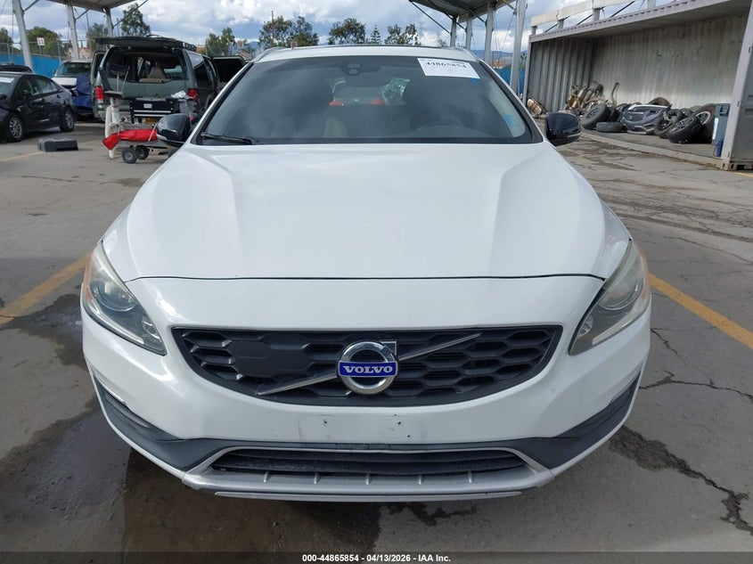 2017 Volvo V60 Cross Country T5 VIN: YV440MWK1H1025784 Lot: 44865854