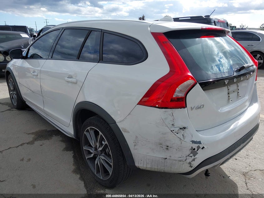 2017 Volvo V60 Cross Country T5 VIN: YV440MWK1H1025784 Lot: 44865854