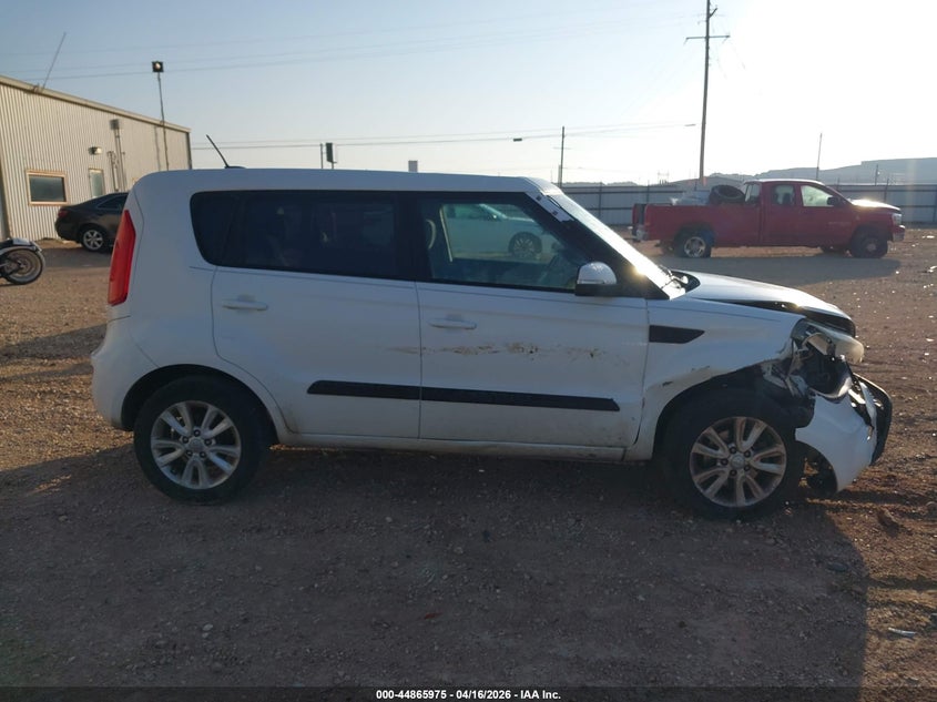 2012 Kia Soul 2.0 + white Lot 111044865975 Vin KNDJT2A64C7404568