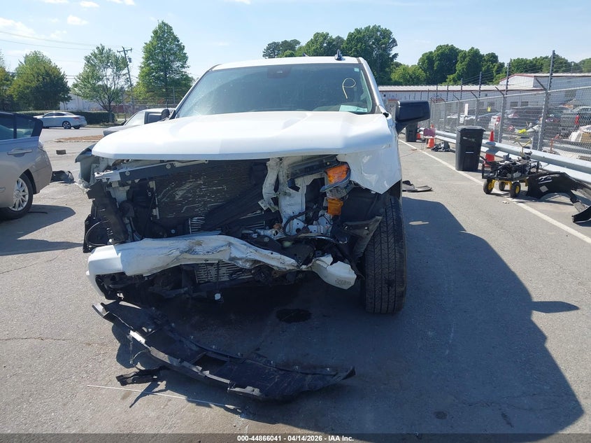 2022 Chevrolet Silverado 1500 4Wd Short Bed Custom VIN: 3GCPDBEK7NG536570 Lot: 44866041