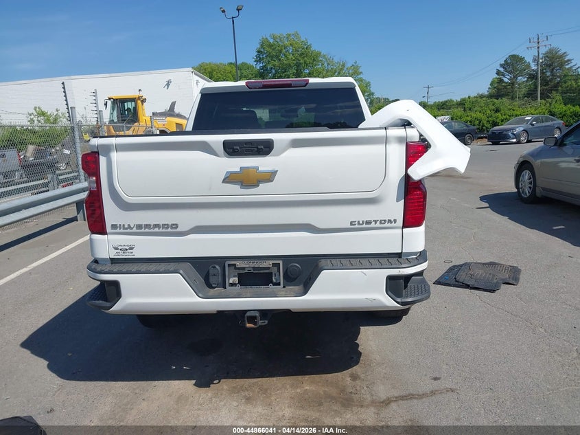 2022 Chevrolet Silverado 1500 4Wd Short Bed Custom VIN: 3GCPDBEK7NG536570 Lot: 44866041