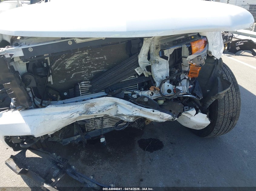 2022 Chevrolet Silverado 1500 4Wd Short Bed Custom VIN: 3GCPDBEK7NG536570 Lot: 44866041