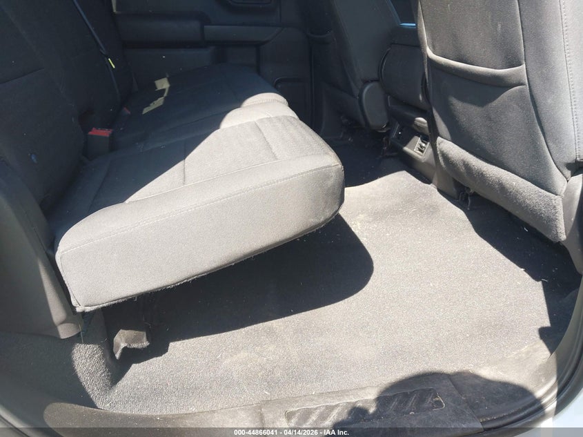 2022 Chevrolet Silverado 1500 4Wd Short Bed Custom VIN: 3GCPDBEK7NG536570 Lot: 44866041