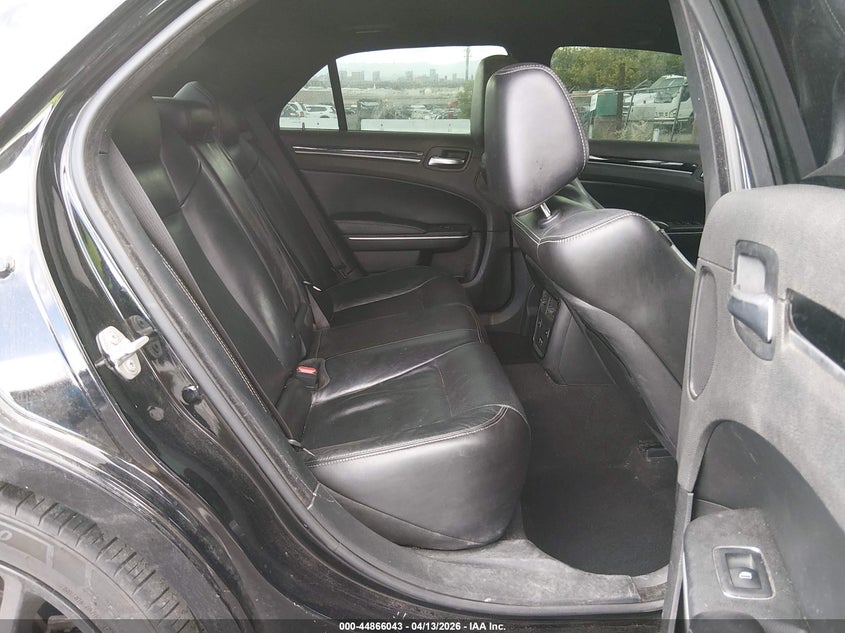 2C3CCABT2PH604970 2023 Chrysler 300 5.7 Black