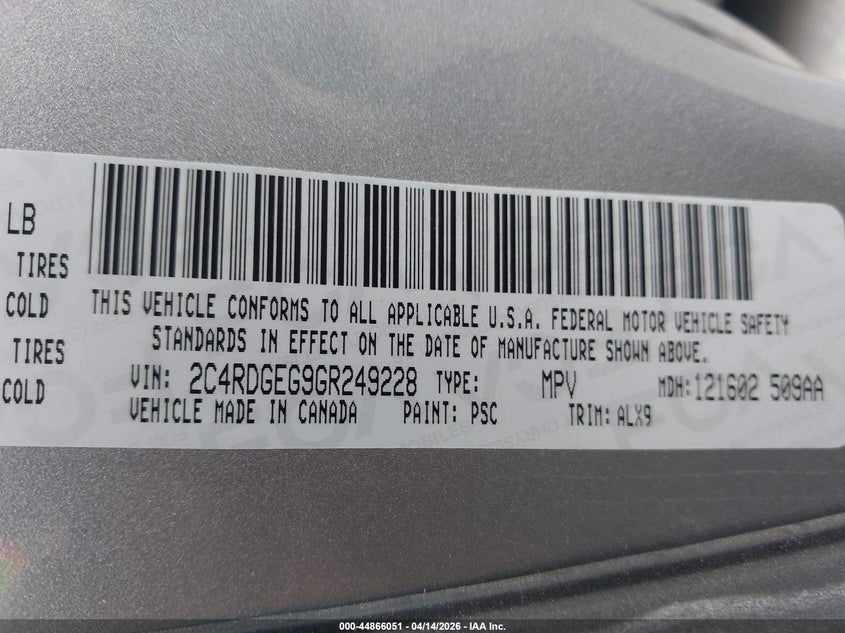2016 Dodge Caravan 3.6 Grand R/T silver Lot 111044866051 Vin 2C4RDGEG9GR249228