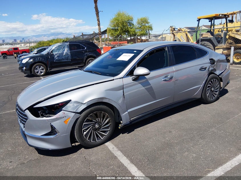 2023 HYUNDAI SONATA HYBRID auction photo 2