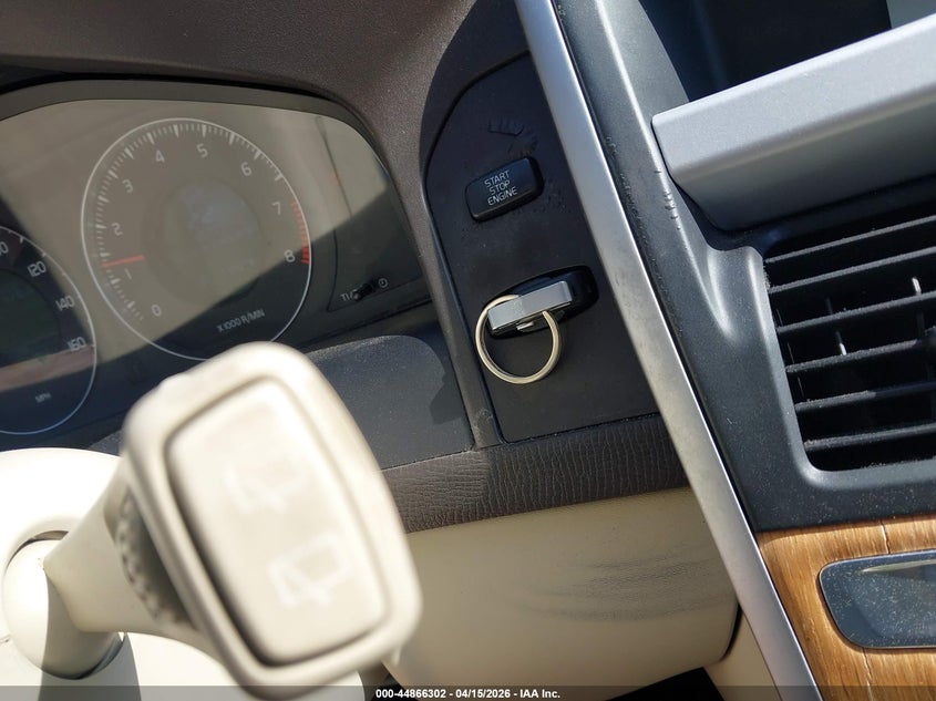 2011 Volvo Xc60 3.2/3.2 R-Design VIN: YV4952DL6B2165967 Lot: 44866302