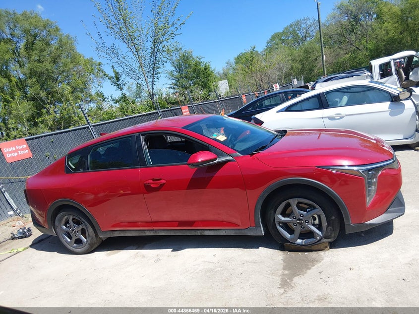 2025 Kia K4 2.0 Lxs Red Lot 111044866469 Vin 3KPFT4DE6SE142913