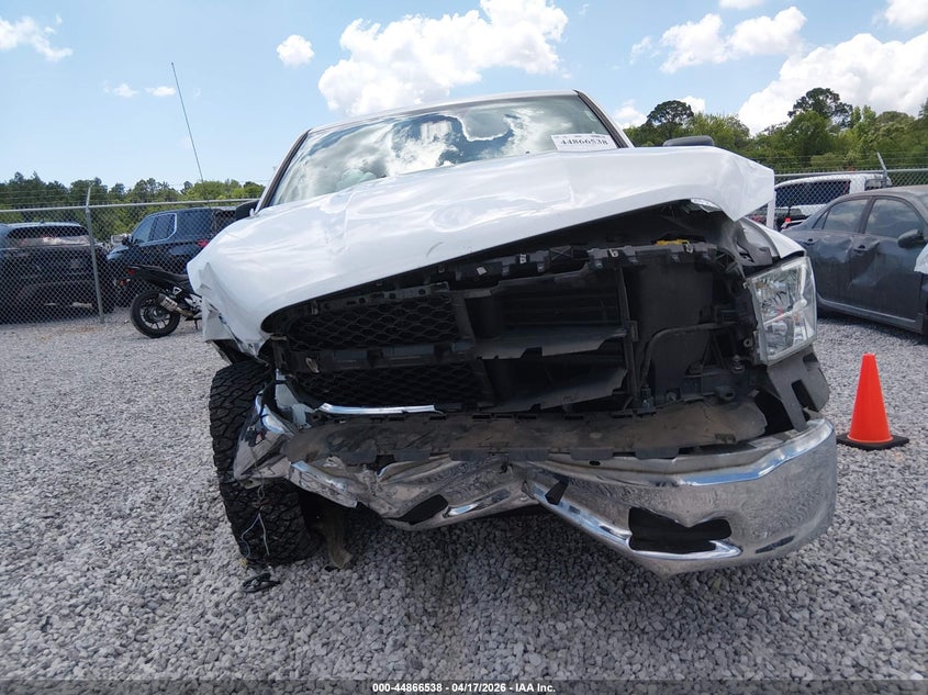 RAM 1500 CLASSIC 2019 VIN 1C6RR7TT1KS696605