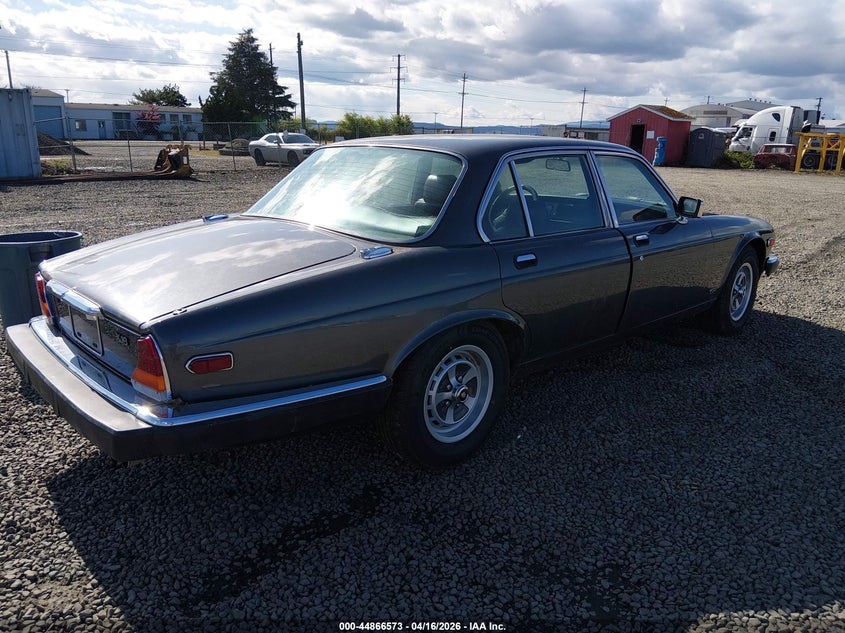 1985 Jaguar Xj6