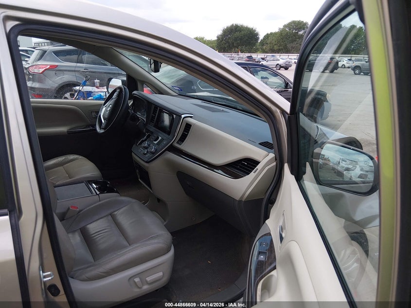 2015 Toyota Sienna Xle 8 Passenger