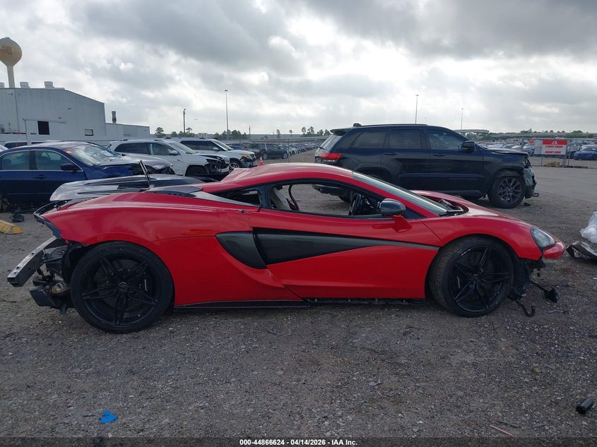 2017 MCLAREN 570S · Фото 13