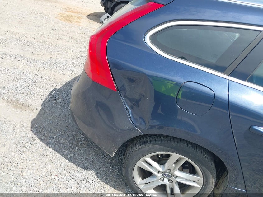 2015 Volvo V60 T5 Premier VIN: YV140MEK3F1222032 Lot: 44866644
