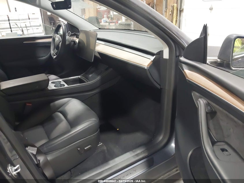 2023 Tesla Model Y Awd/Long Range Dual Motor All-Wheel Drive VIN: 7SAYGDEEXPF884005 Lot: 44866647
