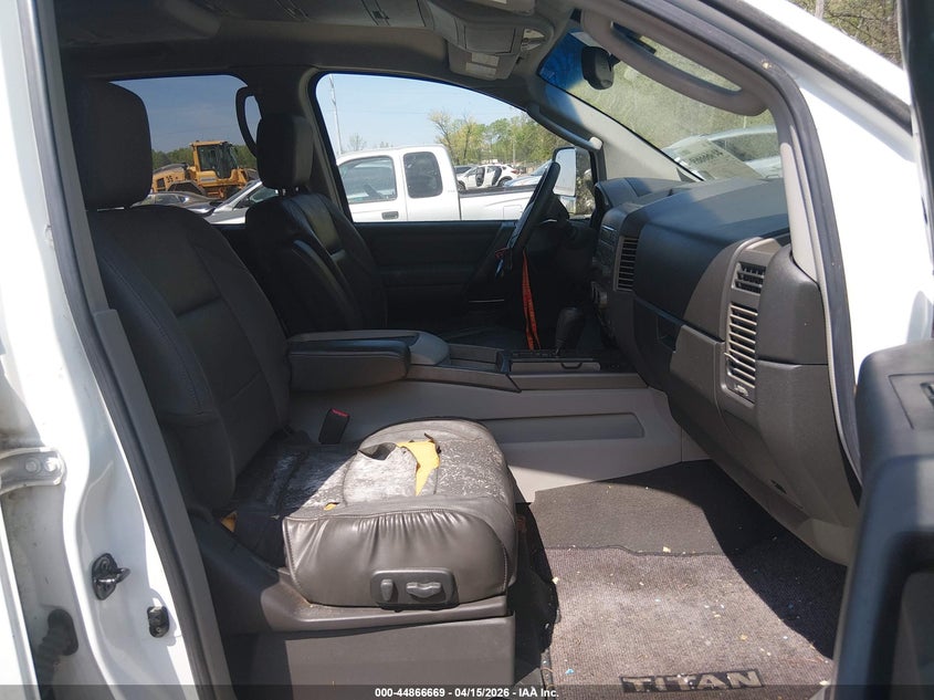 2004 Nissan Titan Le