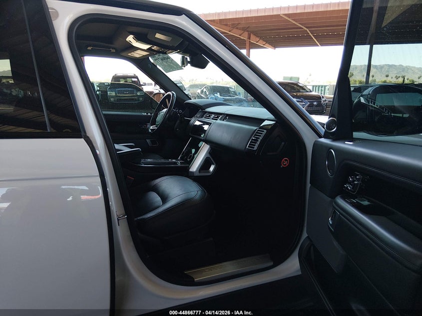 2019 Land rover RANGE ROVER 5.0 5.0L V8 Supercharged white Lot 111044866777 Vin SALGS2RE7KA540681