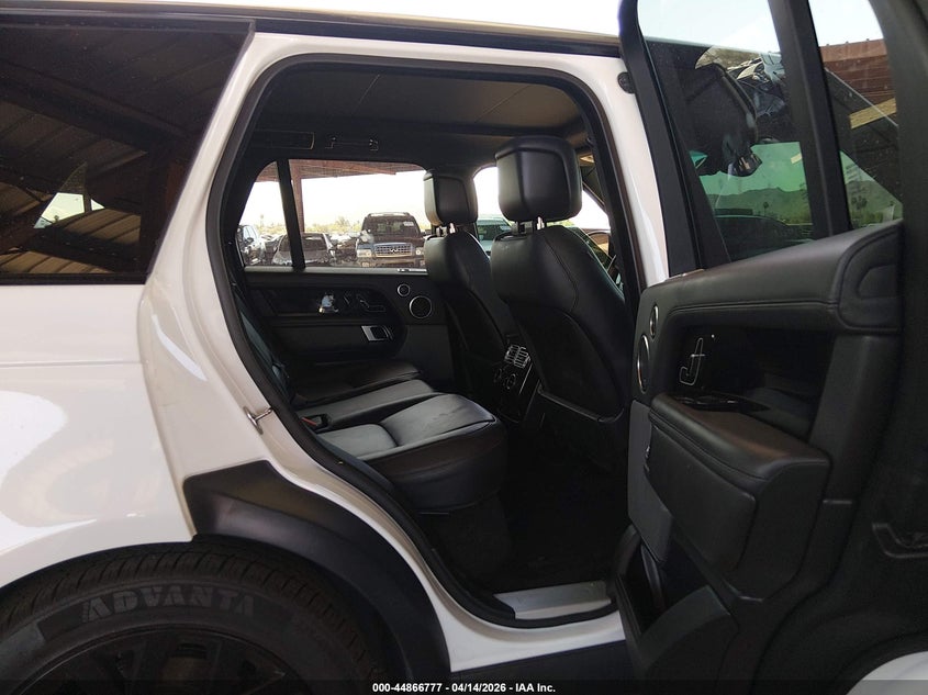 2019 Land rover RANGE ROVER 5.0 5.0L V8 Supercharged white Lot 111044866777 Vin SALGS2RE7KA540681