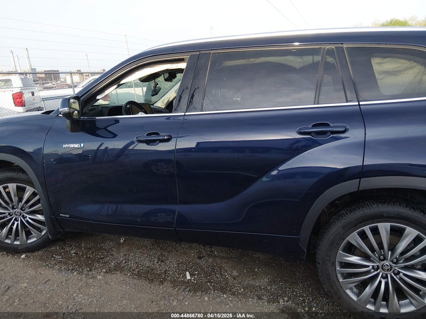 2021 Toyota Highlander 2.5 Hybrid Platinum blue Lot 111044866780 Vin 5TDEBRCH9MS015430