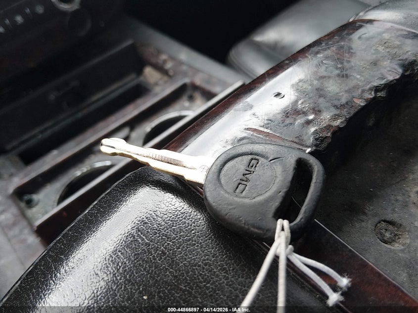 2007 GMC Yukon Denali VIN: 1GKFK63877J151063 Lot: 44866897