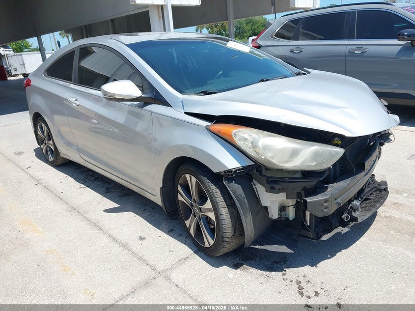 2013 HYUNDAI ELANTRA SE