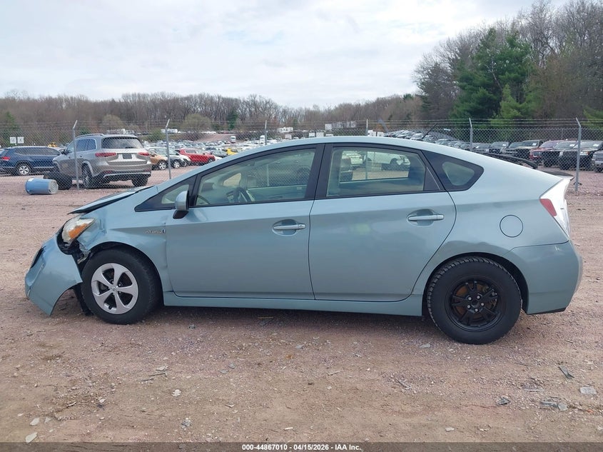 2013 Toyota Prius Two VIN: JTDKN3DU4D5696198 Lot: 44867010