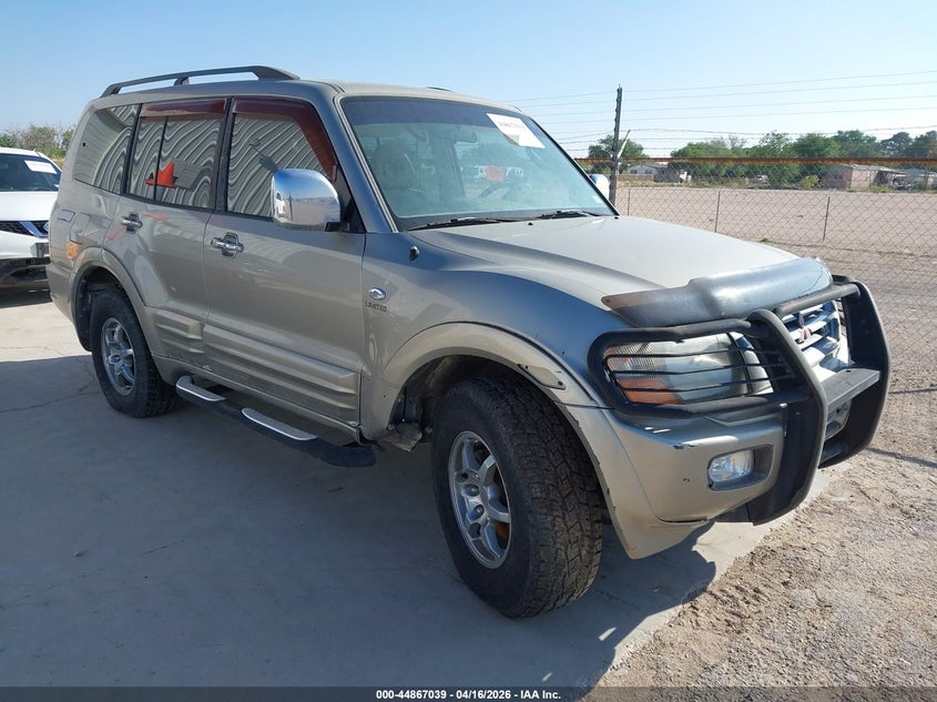 JA4MW51R01J030454 MITSUBISHI MONTERO Photo 1