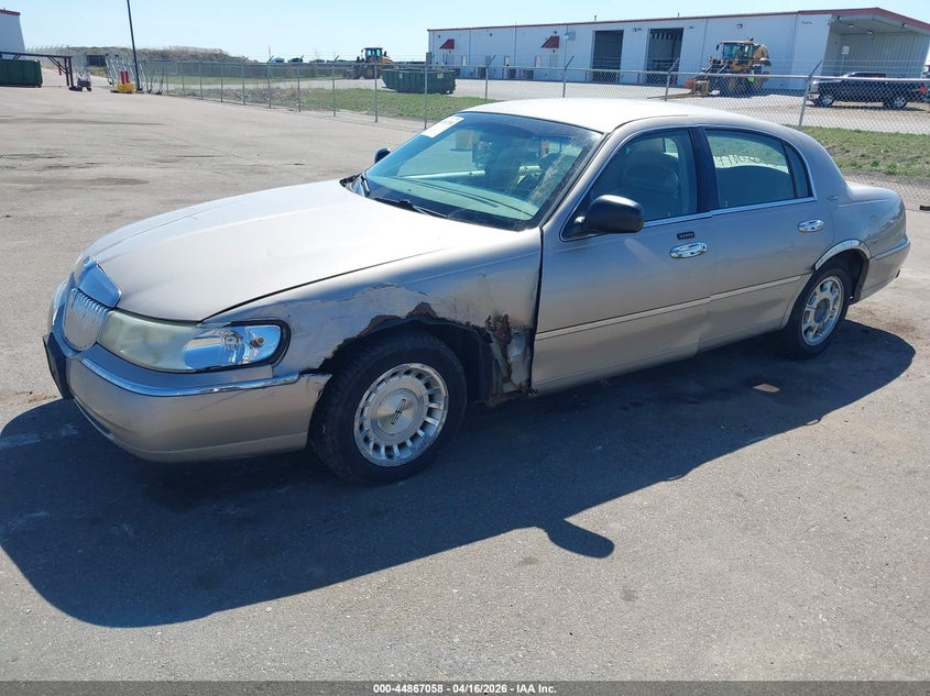 2001 Lincoln Town Car Signature